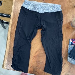Lululemon cropped pants
